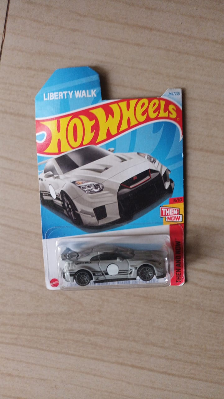 Hot Wheels LB Silhouette Works GT Nissan 35 GT RR Ver 2 Then and Now Ages 3 and Up by Small CLAP (Grey)