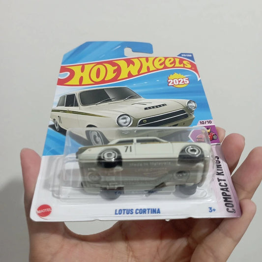 Hot Wheels 2025 Case L Lotus Cortina Compact Kings White - Int. Card #213