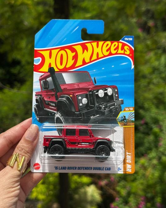 Hot Wheels 15 Land Rover Defender Double Cab