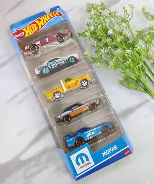 Mopar Pack of 5 (2008 Dodge Challenger SRT8, 1970 Dodge Hemi Challenger, Dodge Viper GTS R, 1978 Dodge LI'L Red Express Truck, 1969 Dodge Charger Daytona) Multi - Color