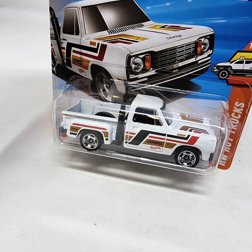 Hot Wheels 2019 Hw Hot Trucks 10/10 - 1978 Dodge Lil Red Express Truck For Kid - Pack Of 1, Silver